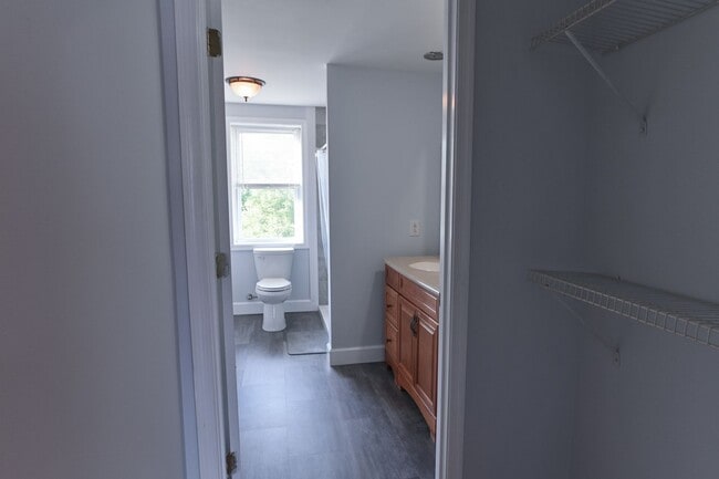 Building Photo - Spacious 3 Bedroom on Harris