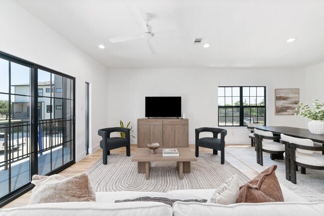 Building Photo - 11936 N Hoa Sen Cir