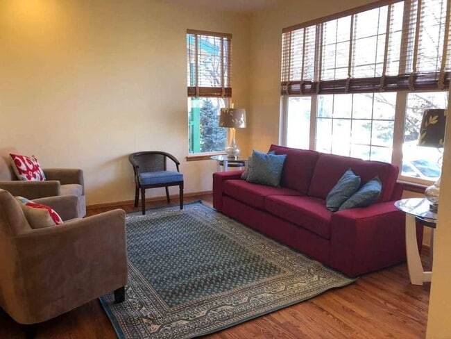 Building Photo - Luxury four bed four bath patio home avail...