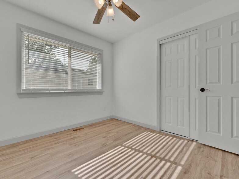 Building Photo - 449 Madrina Ct