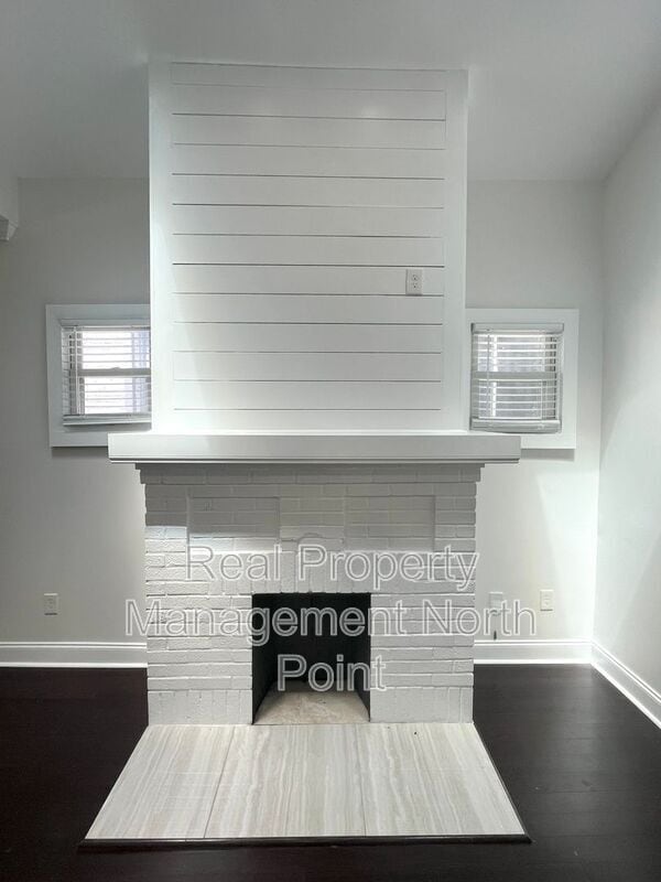 Building Photo - 954 Byron Dr SW