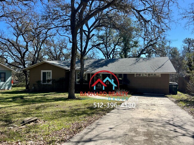 Building Photo - Available March 21: 3 Bed/2 Bath in Established Neighborhood