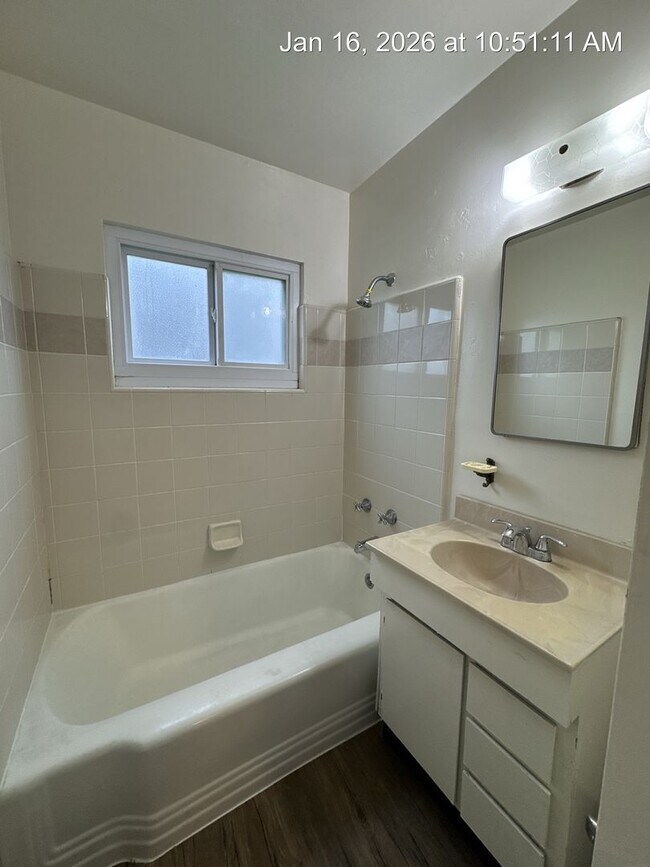 Building Photo - 2669