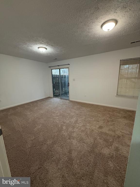 Building Photo - 402 Shaw Ct