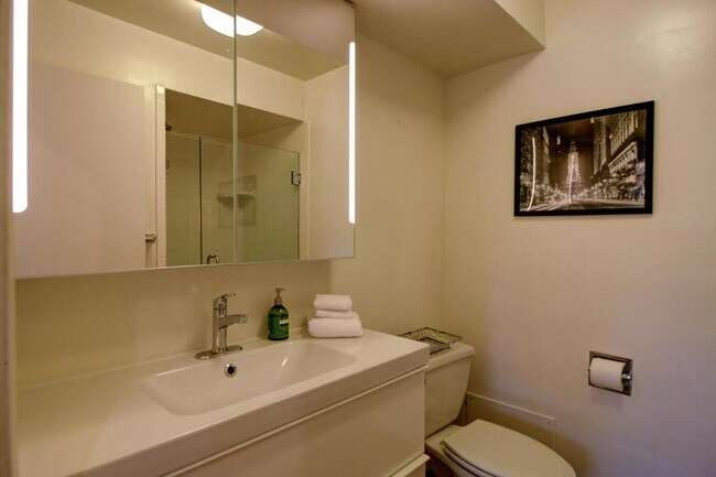 Building Photo - 3639 San Remo Dr