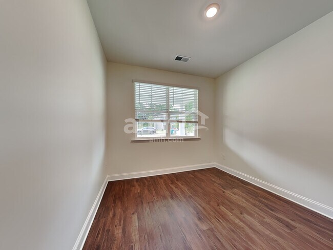 Building Photo - 609 Rivermist Drive
