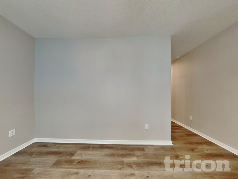 Building Photo - 6632 Seaway Dr