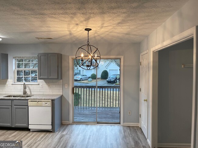 Building Photo - 360 Springbottom Dr SE