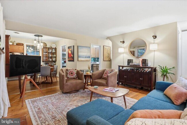 Primary Photo - 2209 S Culpeper St