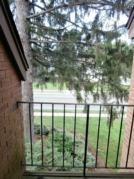 Building Photo - 42 N Main St