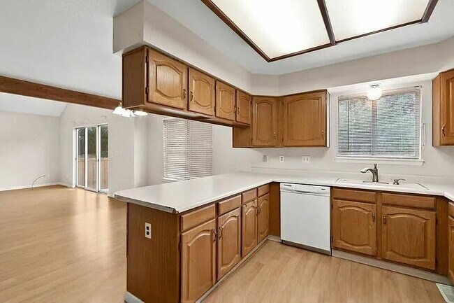 Building Photo - 4844 N Wildflowers Way