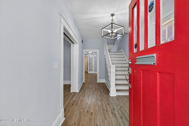 Building Photo - 310 W 10th St