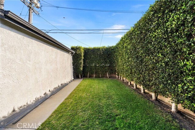 Building Photo - 324 13th St