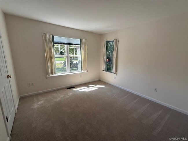 Building Photo - 33 Osborne Glen