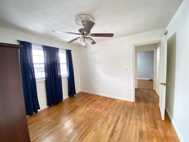 Building Photo - 5414 S Land Ave