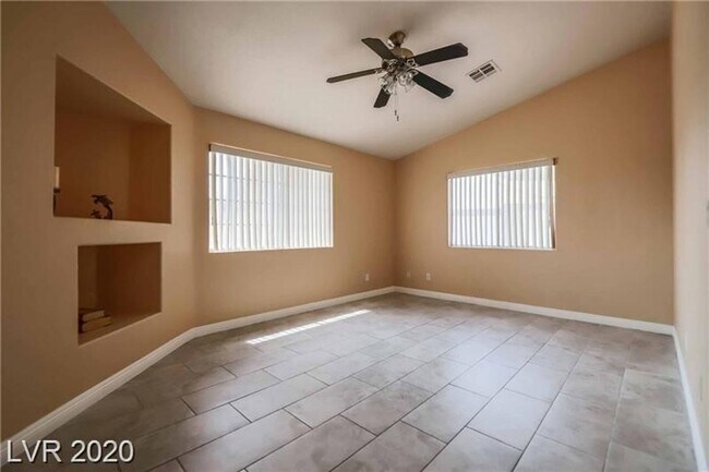 Building Photo - Charming Spring Valley Retreat with Oversized Lot & Casita!