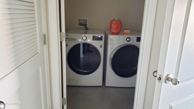 Building Photo - 318 Sunset Vw Dr