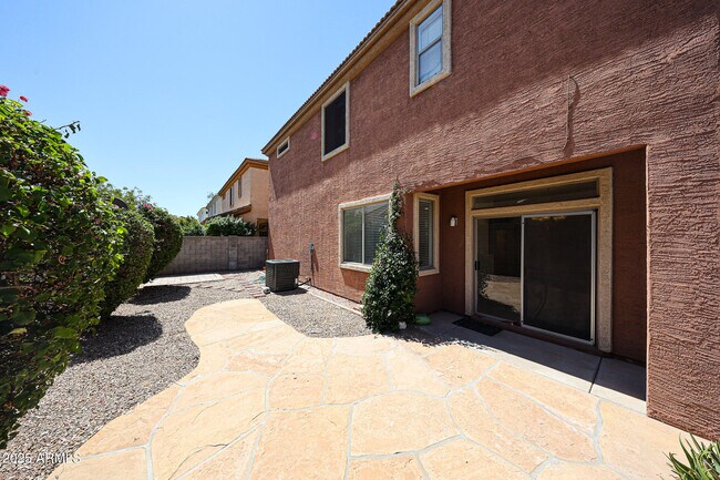 Building Photo - 4112 E Barwick Dr
