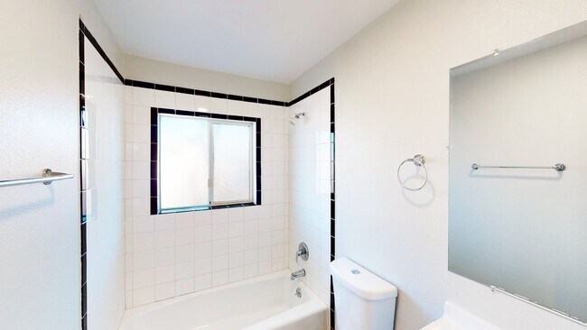 Building Photo - 1714 E Ocotillo Rd