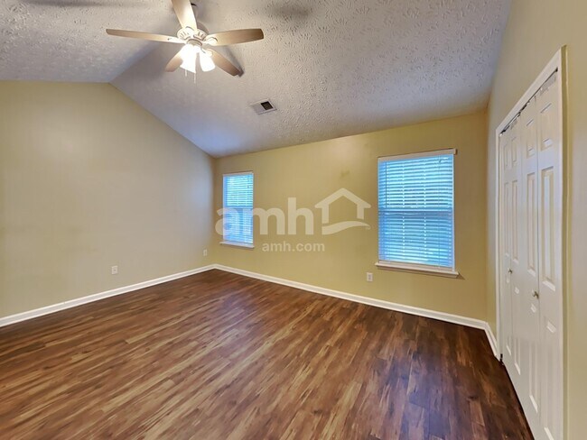 Building Photo - 4810 Lake Park Ter