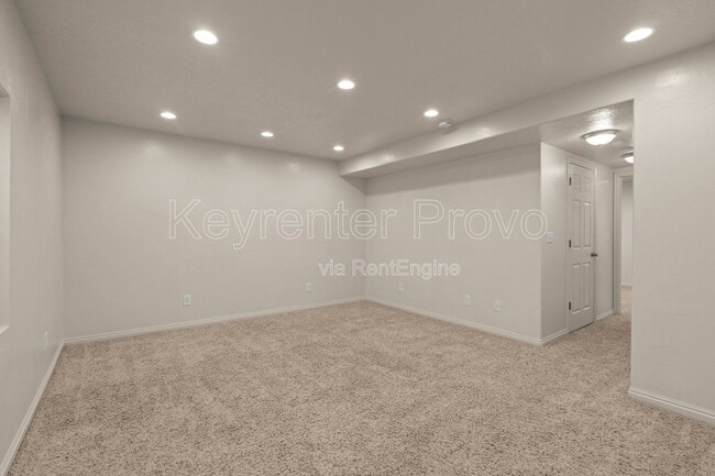 Building Photo - 1901 W 1020 N