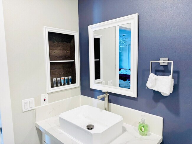 Building Photo - 1063-67 Gillespie Dr