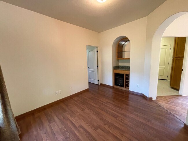 Building Photo - Gorgeous Wine Country 3 Bedroom 2 Bath Sin...