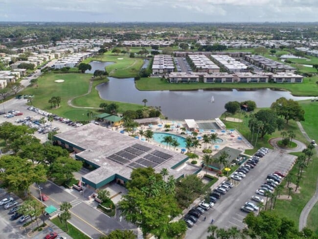 Building Photo - 632 Brittany Ct