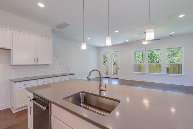 Building Photo - 1617 Woodwind Ln