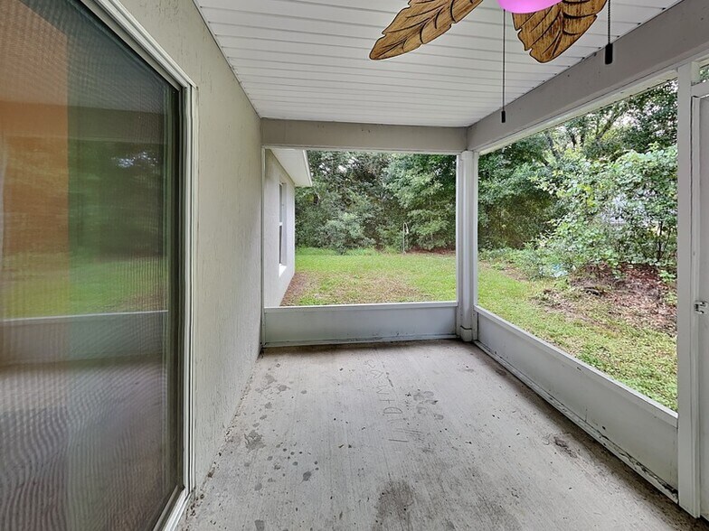 Building Photo - 904 W Rum Pl