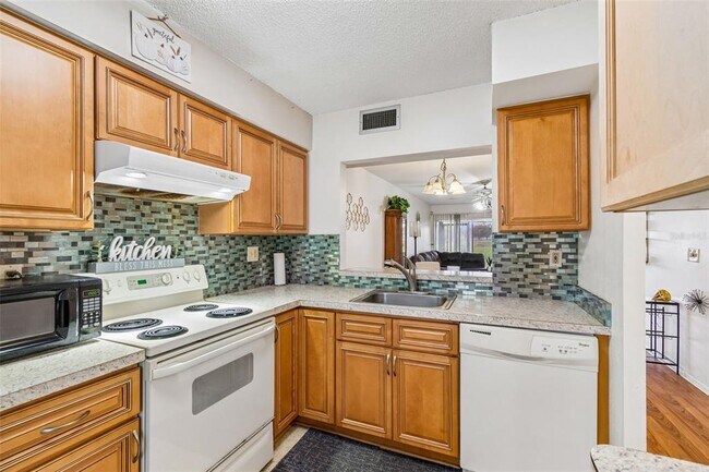 Building Photo - 11110 Carriage Hill Dr