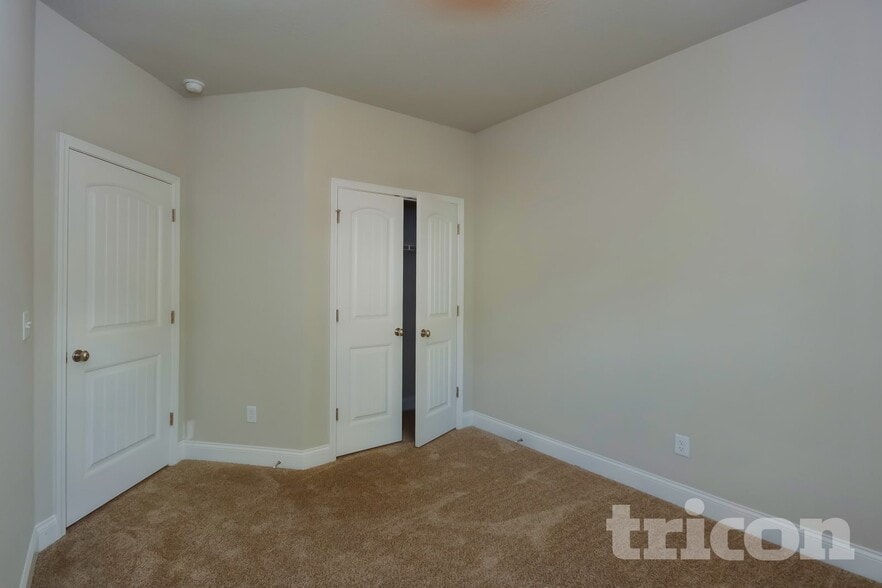 Building Photo - 290 Orchard Ln