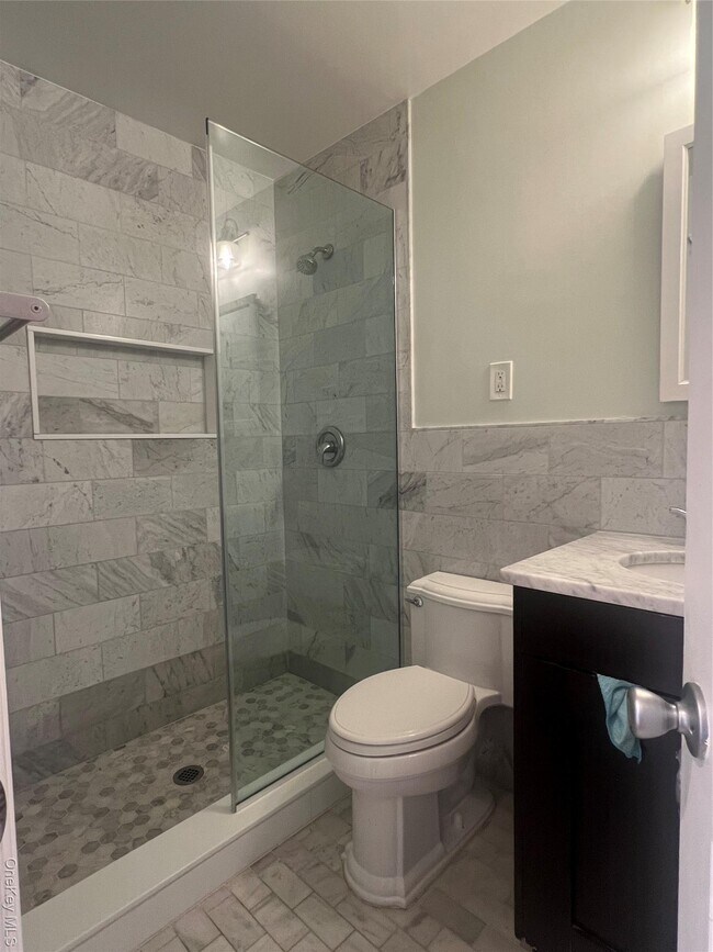 Building Photo - 20-05 Hazen St