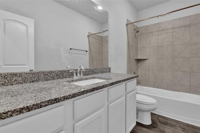 Building Photo - 13010 Laura Lake Dr