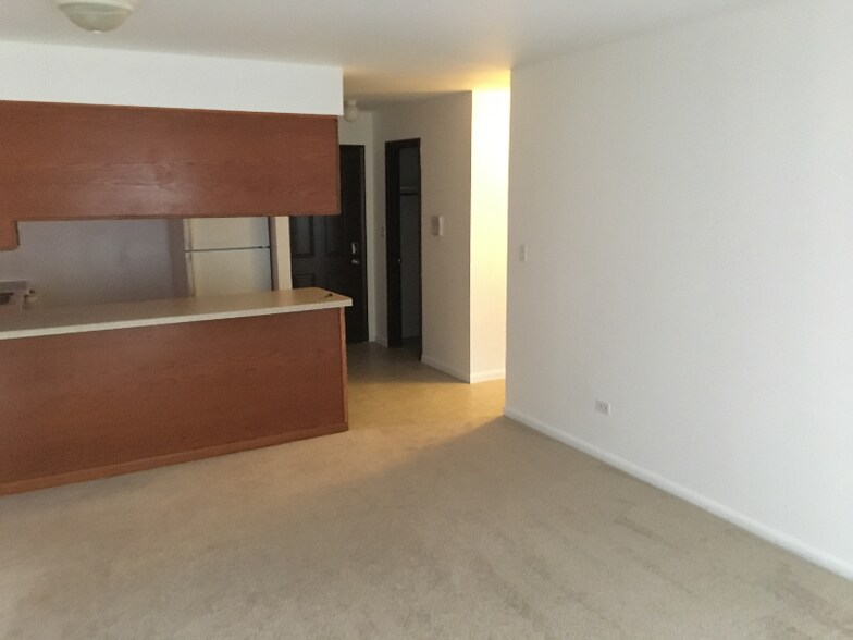 Building Photo - 650 Westmoreland Dr