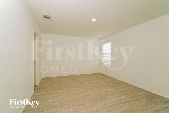 Building Photo - 13022 Rosemary Cove