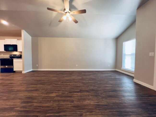 Building Photo - Pre-Leasing for August: Recently Constructed 3/2/2 in Frenship ISD with Turf Backyard