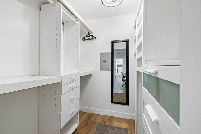 Building Photo - 6314 Friars Rd