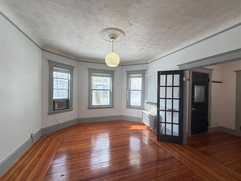 Building Photo - 27 Gilman Ter