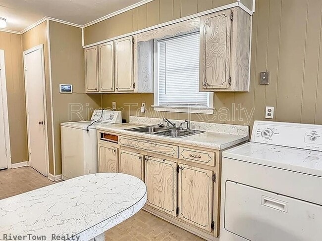 Building Photo - 2644 Courtney Dr
