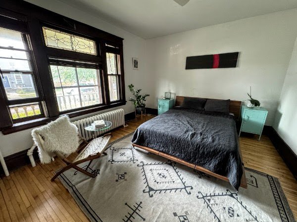 Building Photo - 1 Bedroom + Den (Lower) & 2 Bedroom (Upper)  - St. Paul Duplex - Both Units Avaialble