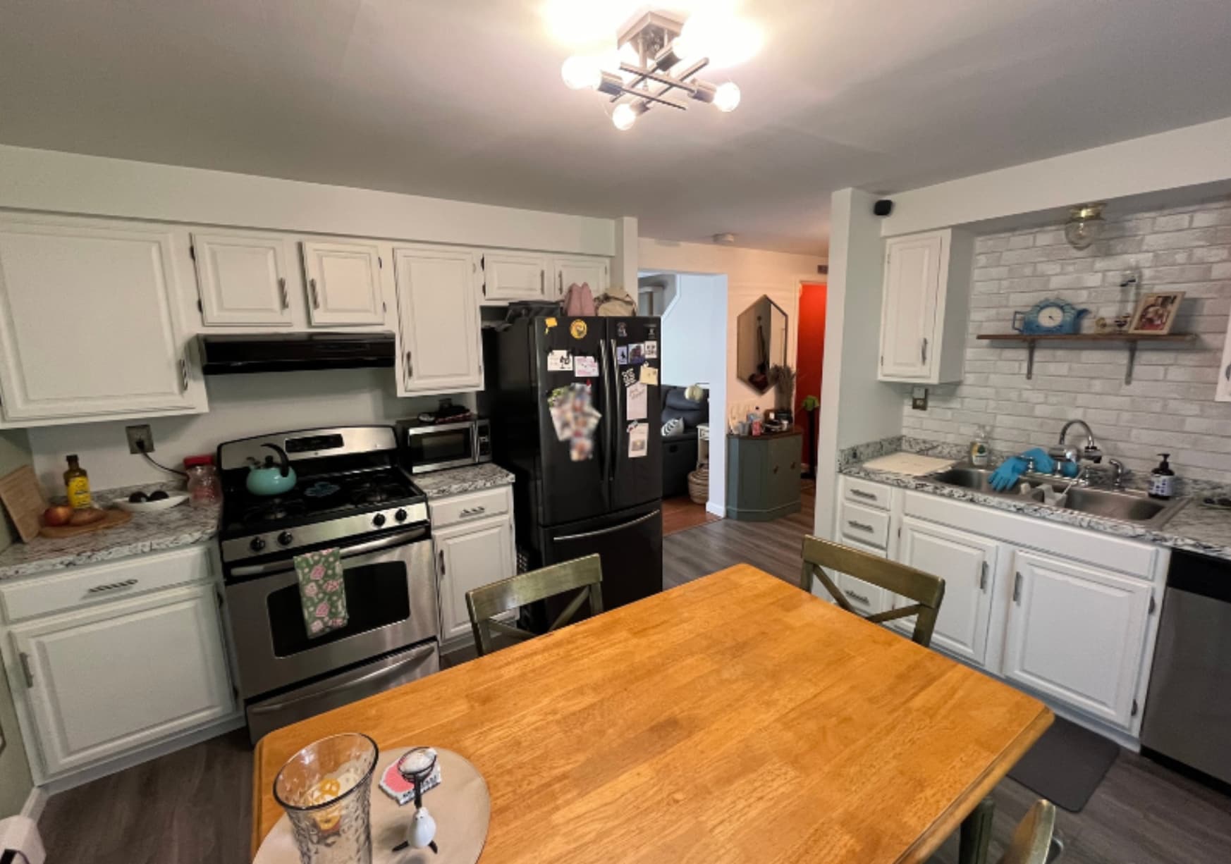 kitchen - 19 Blithewood Ave