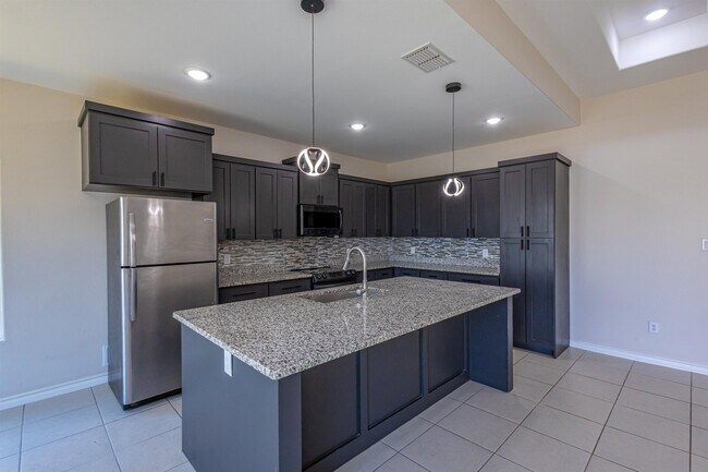 Building Photo - 1512 Latigo Lp