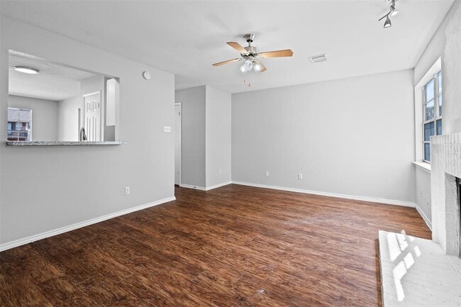 Building Photo - 1806 River Crossing Cir