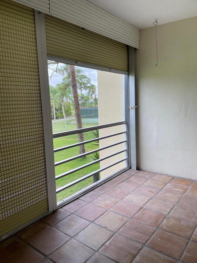 Building Photo - 3661 Via Poinciana