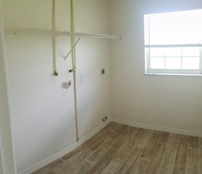 Building Photo - 40 Hemlock Trace
