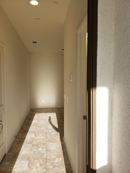 Building Photo - 5748 Arrowstone Ln