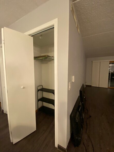 Building Photo - 6430 W Berteau Ave