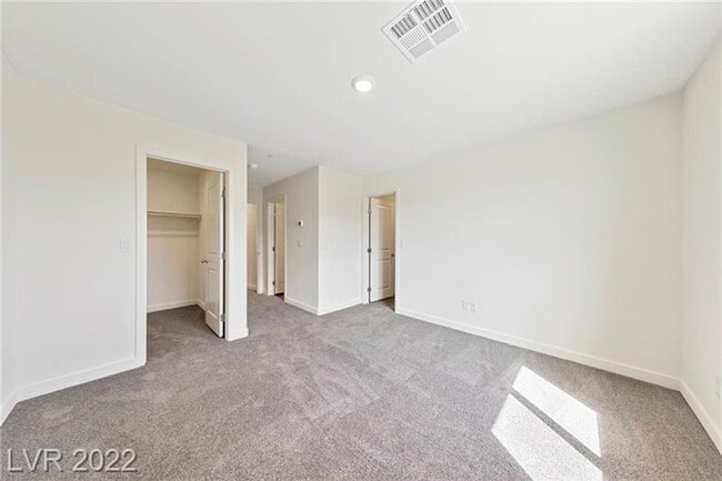 Building Photo - Henderson three bedroom with attached garage!