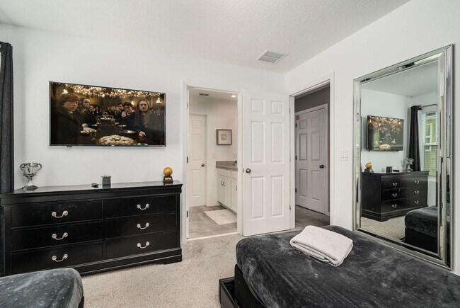 Building Photo - 8953 Amelia Downs Trail